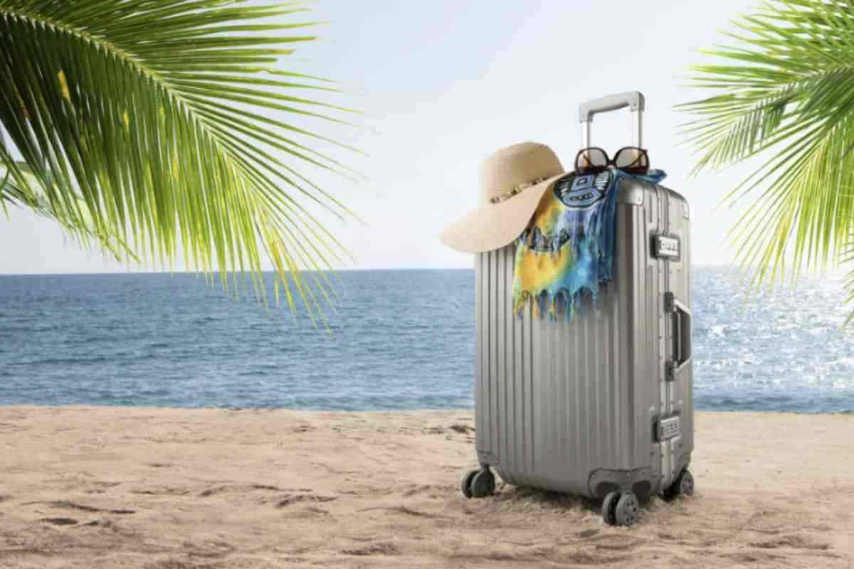 L’aspetto più interessante è che questa regola non si limita al viaggio. Può diventare un vero e proprio strumento di decluttering quotidiano.