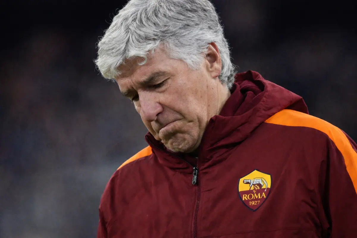 Gasperini, allenatore della Roma, con la faccia triste